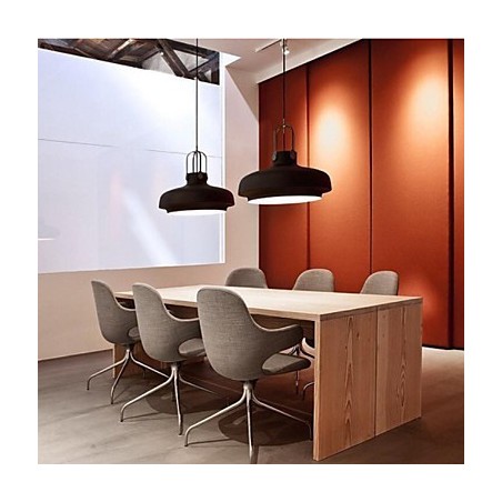 Moderne, zeitgenössische Pendelleuchte aus Metall im Landhausstil Moderne, zeitgenössische Pendelleuchte aus Metall im Landhausstil