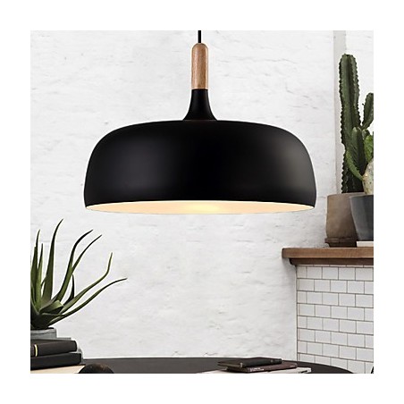 Moderne, zeitgenössische Pendelleuchte aus Metall im Landhausstil Moderne, zeitgenössische Pendelleuchte aus Metall im Landhausstil
