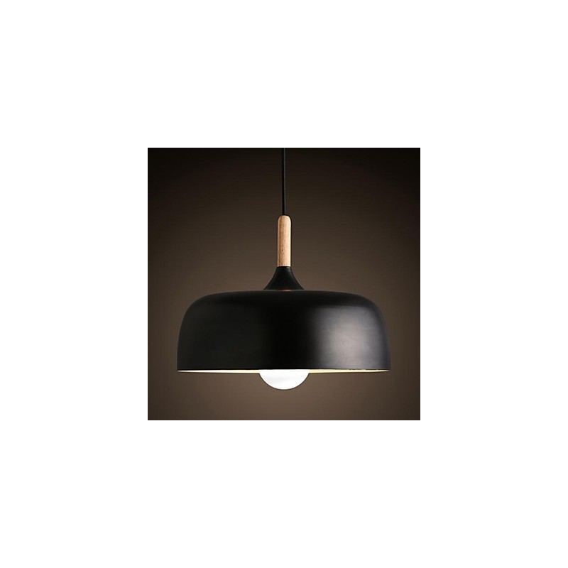 Moderne, zeitgenössische Pendelleuchte aus Metall im Landhausstil