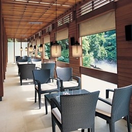 Moderne Glas-Pendelleuchte mit 2 Lichtern im transparenten Flaschendesign