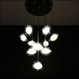 Moderne, schlichte Lampen und Laternen