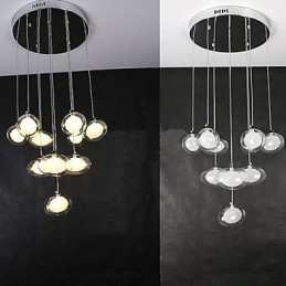 Moderne, schlichte Lampen und Laternen