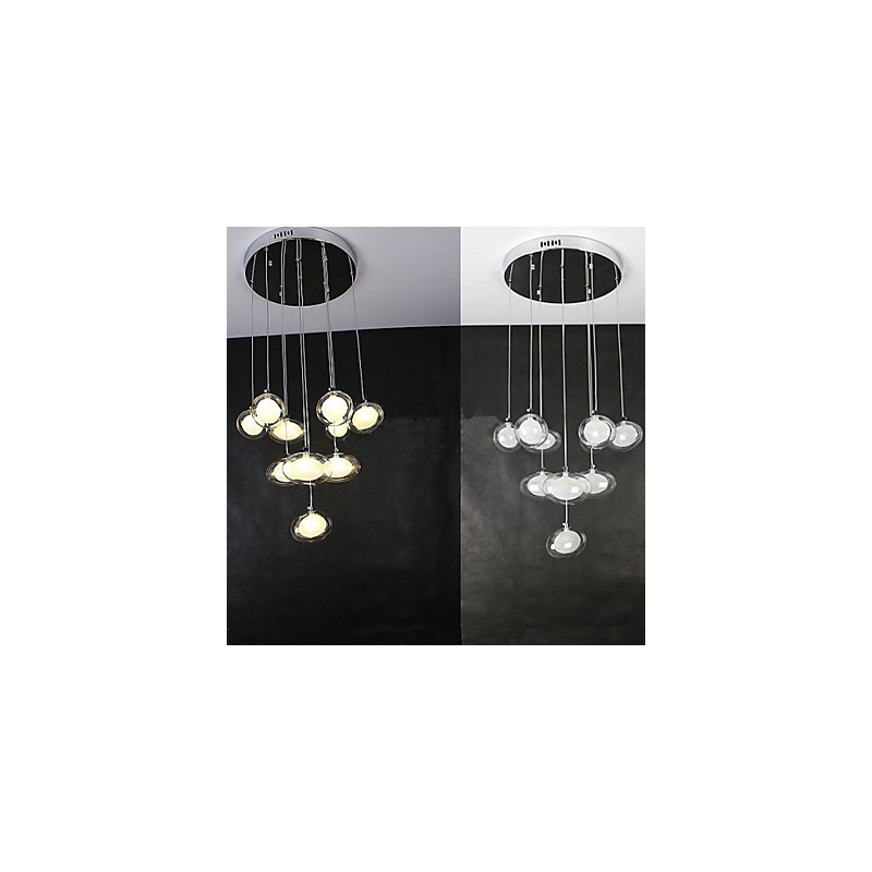 Moderne, schlichte Lampen und Laternen