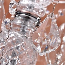 Moderne Kristall-Pendelleuchte mit 3 Lichtern im Glasschirm