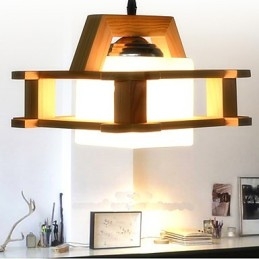 Massivholzlampe
