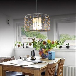 Der einzelne Kopf der Lampe besteht aus zylindrischen Perlen.