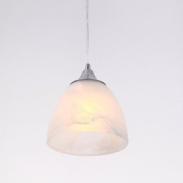 Moderne Pendelleuchte mit drei Lichtern, länglicher Baldachin und Weinkelch