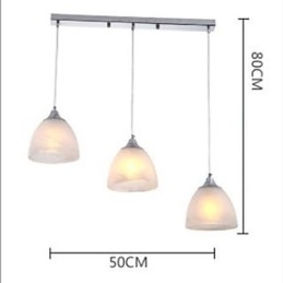 Moderne Pendelleuchte mit drei Lichtern, länglicher Baldachin und Weinkelch