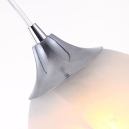 Moderne Pendelleuchte mit drei Lichtern, länglicher Baldachin und Weinkelch