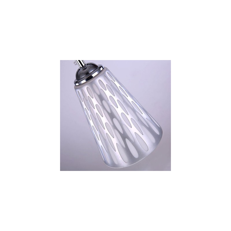 Moderne, schlichte Deckenlampen und Laternen für den Esstisch