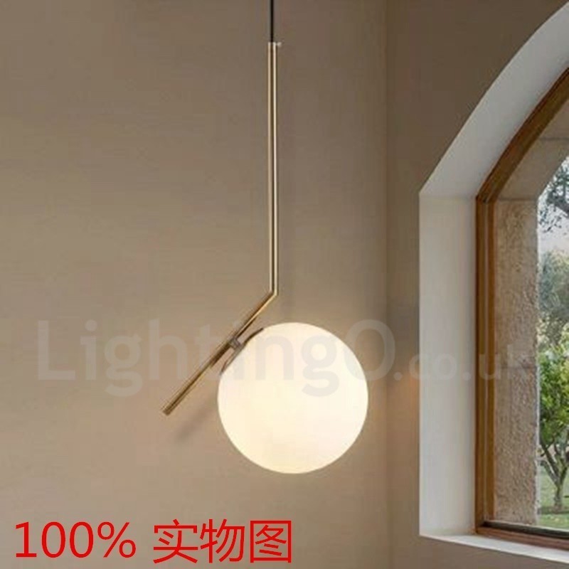 1-flammige, moderne Pendelleuchte mit Glasschirm