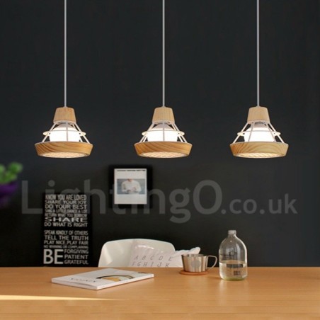 Esszimmer-Pendelleuchte aus Metall und Holz Esszimmer-Pendelleuchte aus Metall und Holz