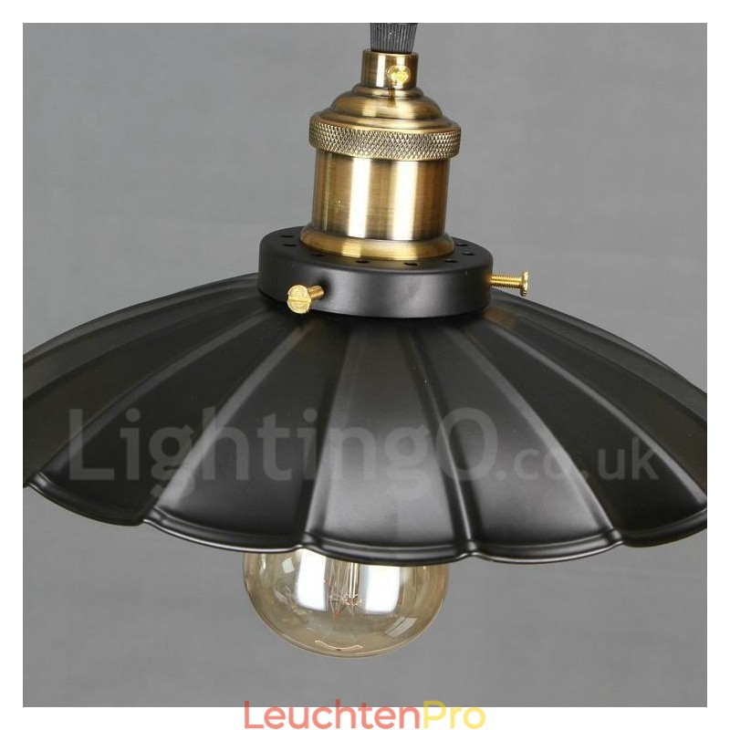 Schwarze Vintage-Pendelleuchte aus Metall
