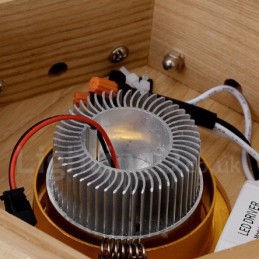 Moderne Pendelleuchte aus Holz mit 6 Lichtern