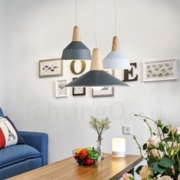 Moderne zeitgenössische Holz Metall Multi Farben Pendelleuchte