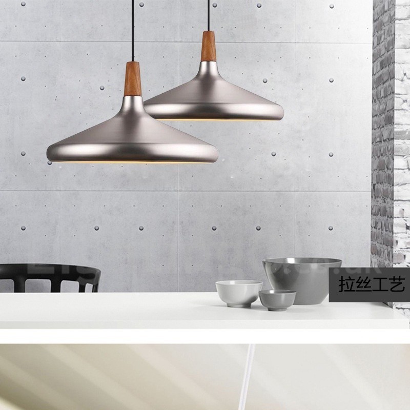 Moderne zeitgenössische Pendelleuchte aus Metall mit 1 Licht