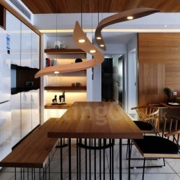 Moderne zeitgenössische Pendelleuchte aus Holz mit 3 Lichtern