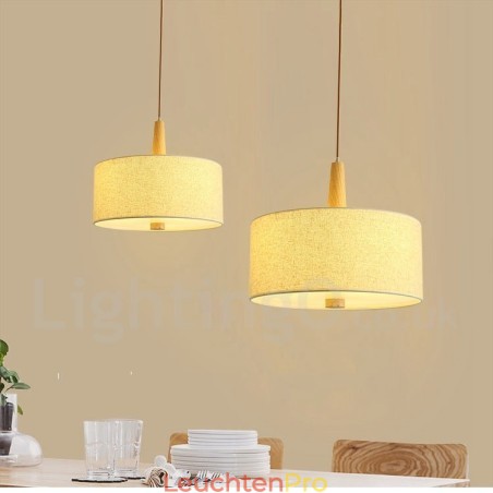 Moderne Pendelleuchte aus Holz im Trommelstil mit Stoffschirm Moderne Pendelleuchte aus Holz im Trommelstil mit Stoffschirm