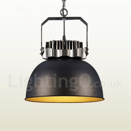 Schwarze Pendelleuchte aus Metall im Vintage-Stil im Landhausstil Schwarze Pendelleuchte aus Metall im Vintage-Stil im Landhausstil