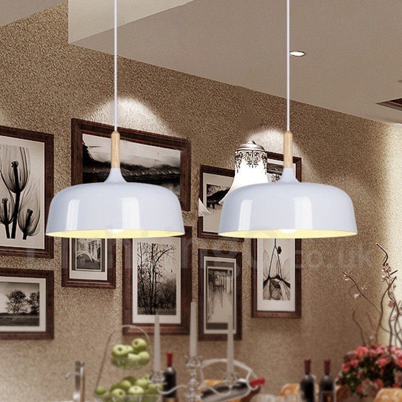 Moderne zeitgenössische Pendelleuchte aus Holz und Metall