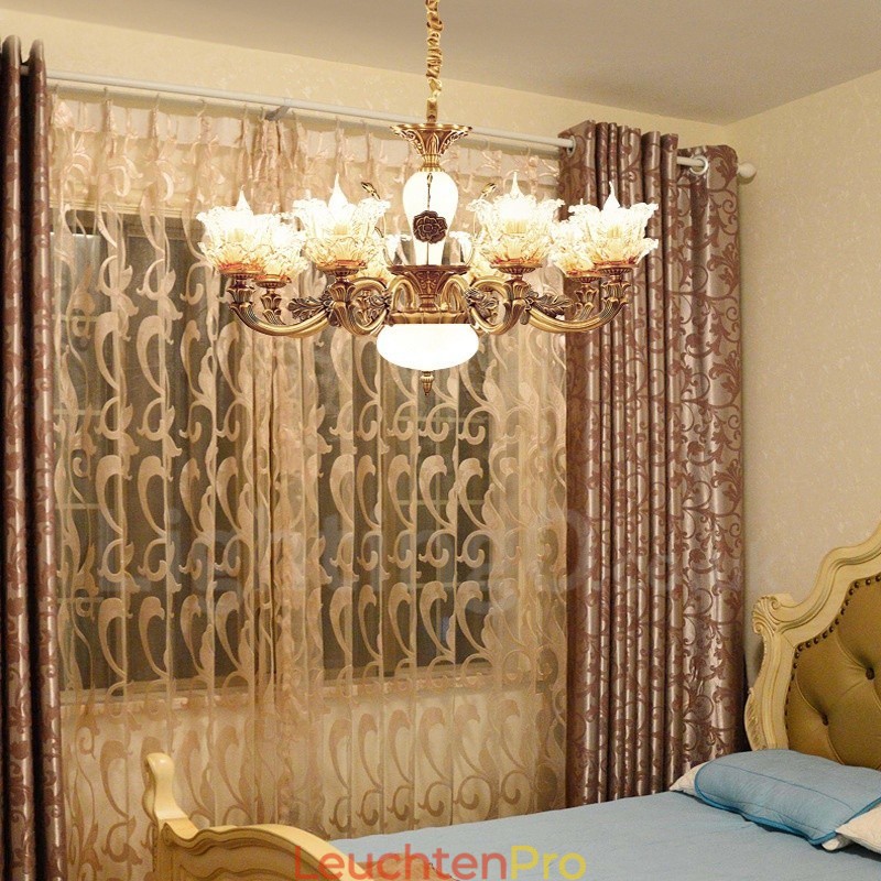 8-flammiger traditioneller klassischer integrierter Kronleuchter aus Metall