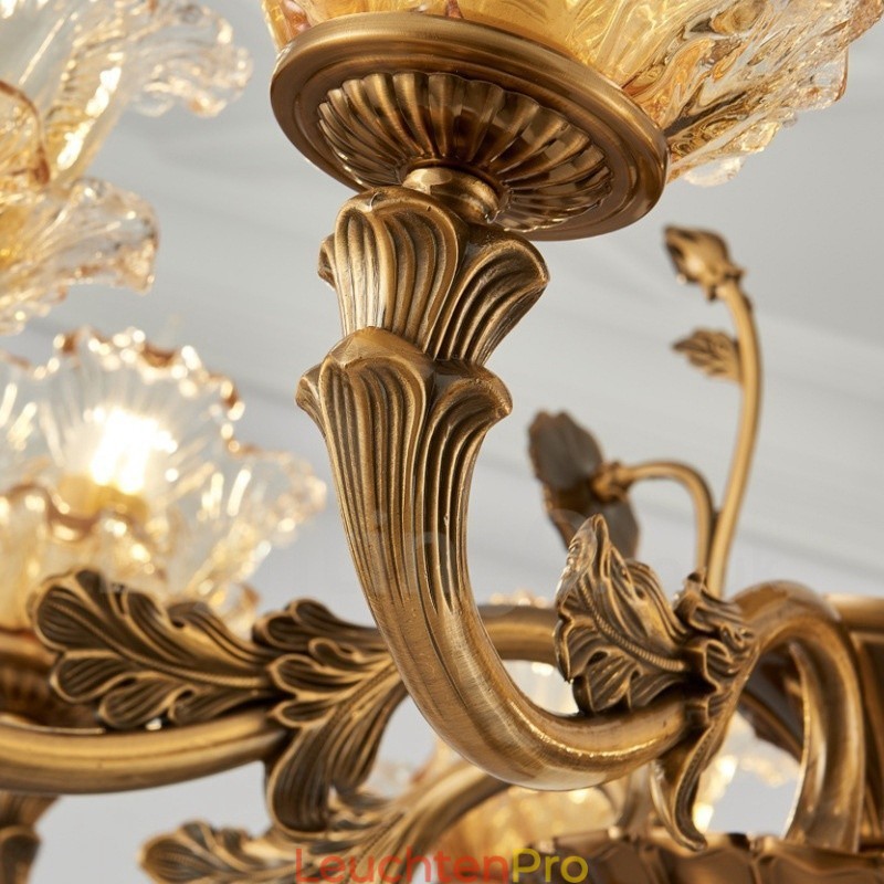 8-flammiger traditioneller klassischer integrierter Kronleuchter aus Metall