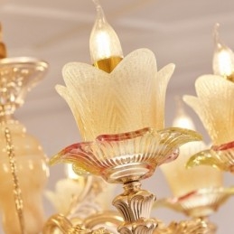 8-flammiger traditioneller klassischer integrierter Kronleuchter aus Metall