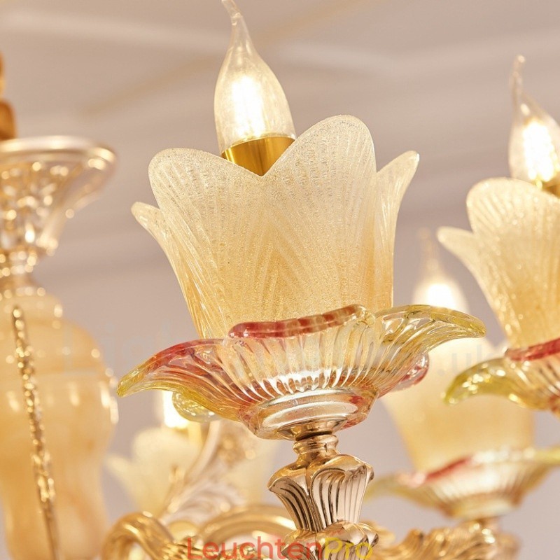 8-flammiger traditioneller klassischer integrierter Kronleuchter aus Metall