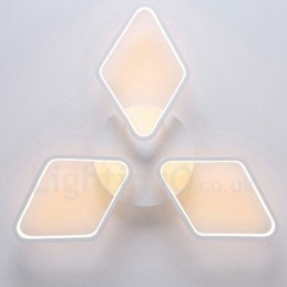 3-flammige, moderne, integrierte Deckenleuchte aus Metall