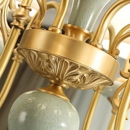Traditionelles, klassisches Landhaus-Messing-Element für einen Kronleuchter aus Metall im Mini-Stil mit 3 Glühbirnen