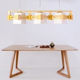 3-flammige Pendelleuchte aus Holz im modernen, zeitgenössischen nordischen Stil mit Stoffschirm