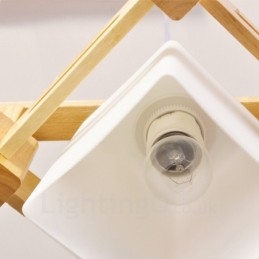 3-flammige Pendelleuchte aus Holz im modernen, zeitgenössischen nordischen Stil mit Stoffschirm
