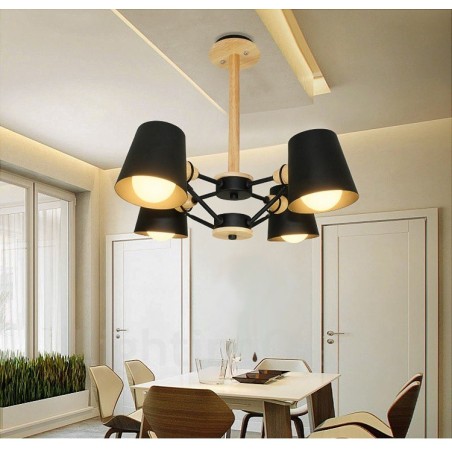 4-flammige Pendelleuchte aus Holz im modernen, zeitgenössischen nordischen Stil mit Eisenschirm 4-flammige Pendelleuchte aus Holz im modernen, zeitgenössischen nordischen Stil mit Eisenschirm