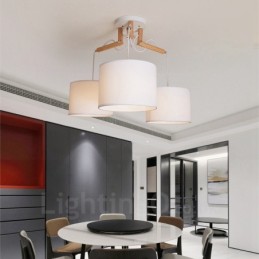 Moderne Pendelleuchte mit 3 Lichtern aus Holz und Stoffschirm
