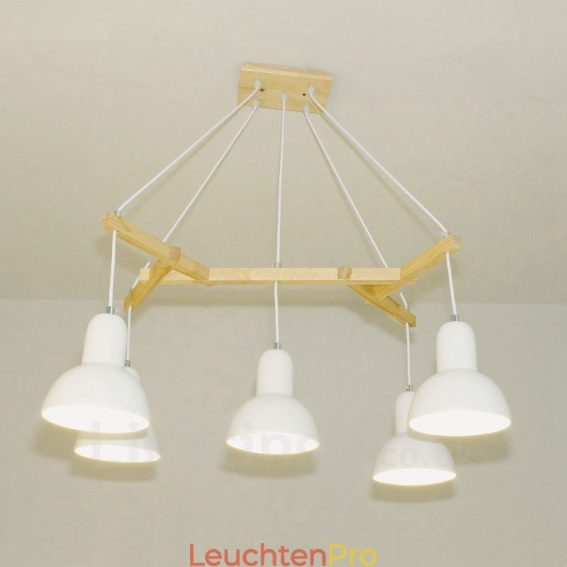 5-flammige, moderne Pendelleuchte aus Holz mit Eisenschirm