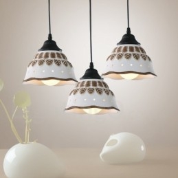 1-flammige, moderne Pendelleuchte mit Keramikschirm