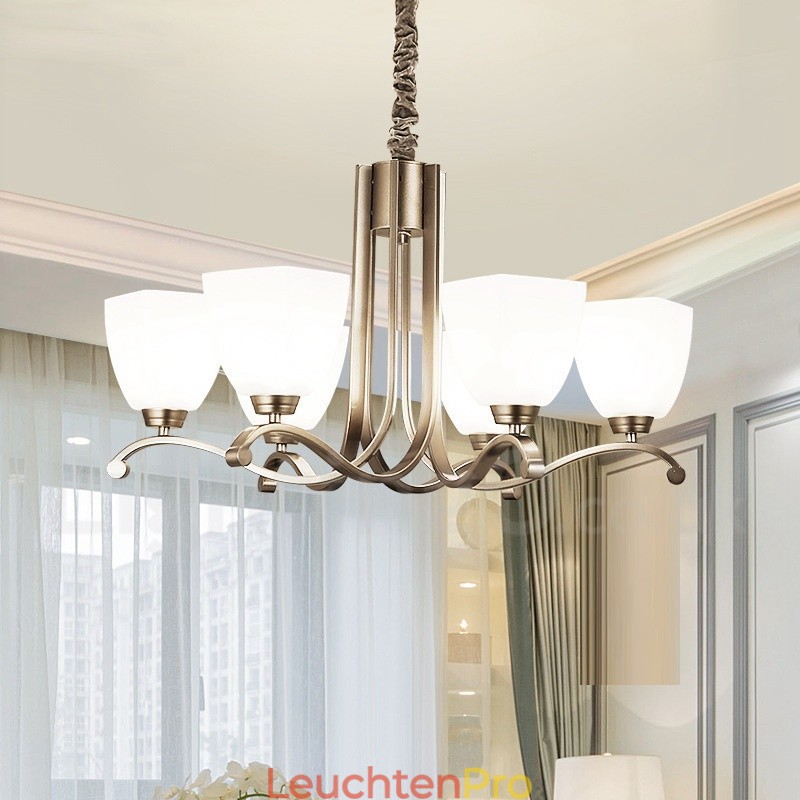 Moderner Kronleuchter mit 6 Lichtern und Glasschirm