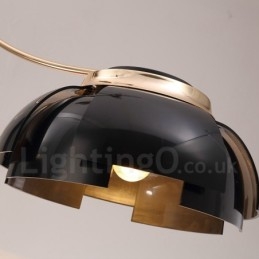 Moderner zeitgenössischer 3-flammiger Kronleuchter aus Stahl mit Acrylschirm