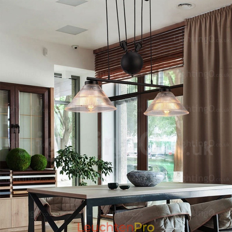 Moderne Pendelleuchte mit 2 Lichtern und Glasschirm