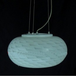 Moderne minimalistische geschnitzte milchig weiße Kronleuchterlampe