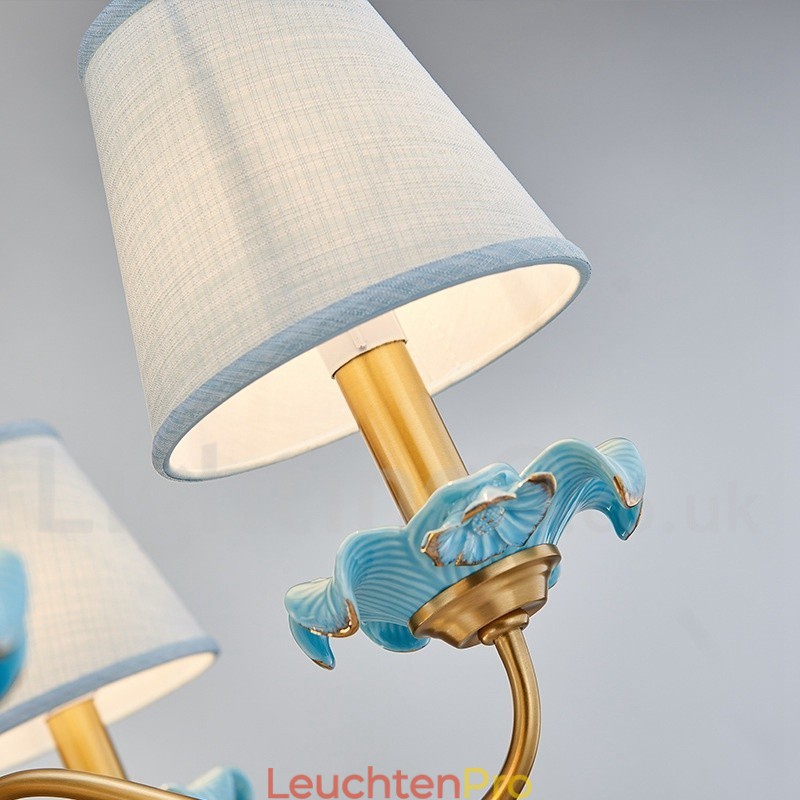 Retro Vintage Messing Keramik Anhänger Kerze Kronleuchter mit blauen Stoffschirmen