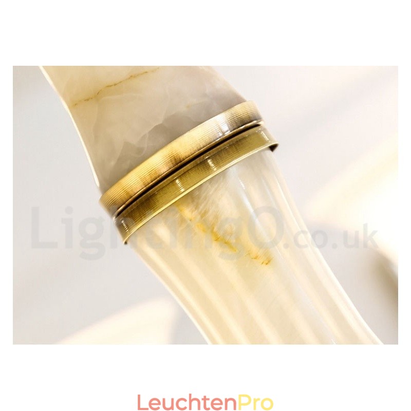 Luxuriöser rustikaler Retro-Kerzenleuchter aus reinem Messing im Vintage-Stil mit Steinanhänger und Glasschirmen