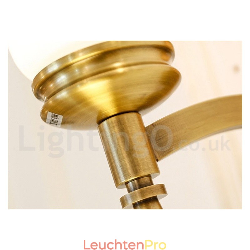 Luxuriöser rustikaler Retro-Kerzenleuchter aus reinem Messing im Vintage-Stil mit Steinanhänger und Glasschirmen