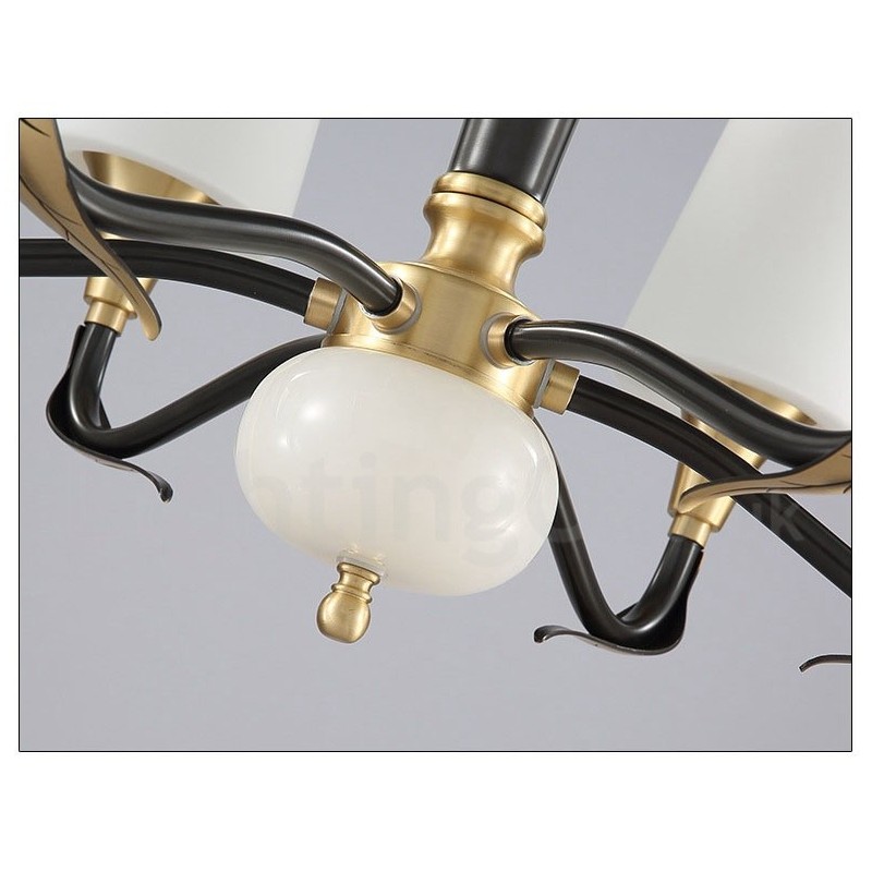 Luxuriöser rustikaler Retro-Kerzenleuchter aus reinem Messing im Vintage-Stil mit Steinanhänger und Glasschirmen
