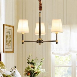 Großer luxuriöser rustikaler Retro-Vintage-Kronleuchter aus reinem Messing mit Stoffschirmen