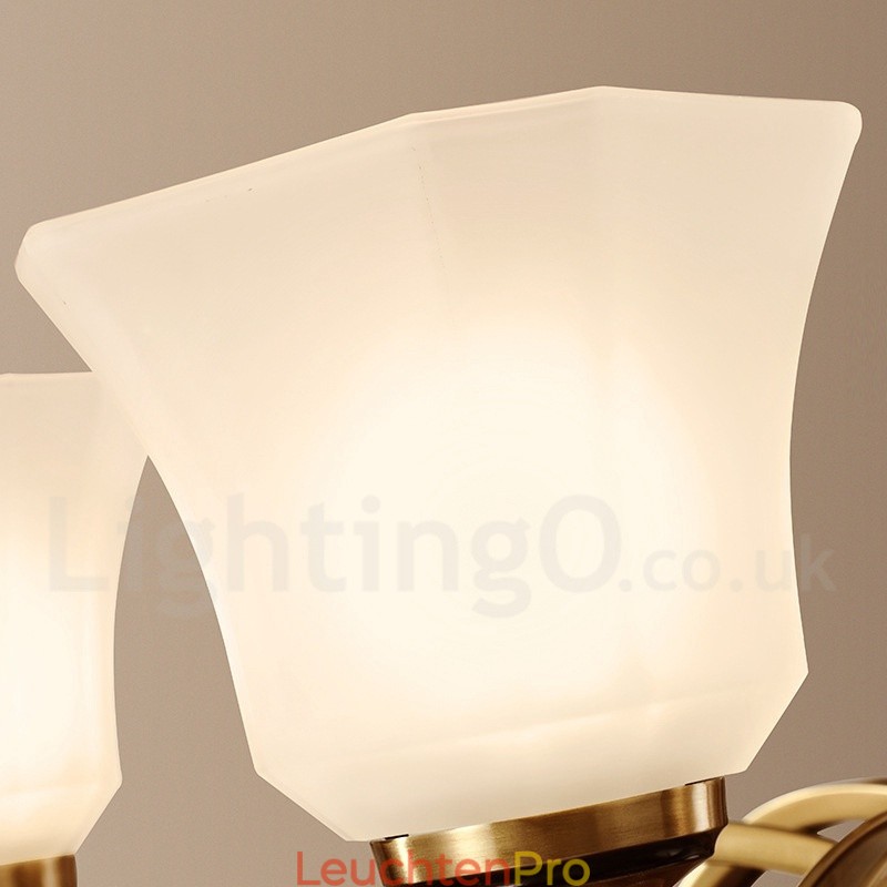 Großer luxuriöser rustikaler Retro-Vintage-Kronleuchter aus reinem Messing mit Glasschirmen