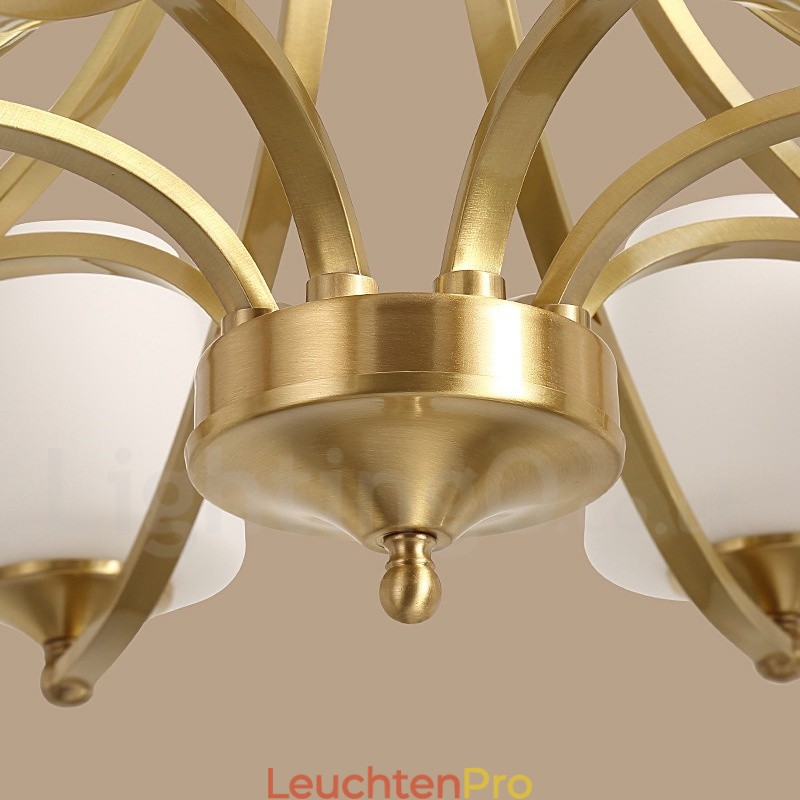Großer luxuriöser rustikaler Retro-Vintage-Kronleuchter aus reinem Messing mit Glasschirmen