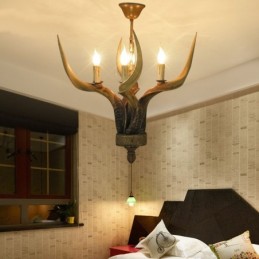 4-flammiger rustikaler künstlerischer Retro-Kronleuchter im Geweih-Stil