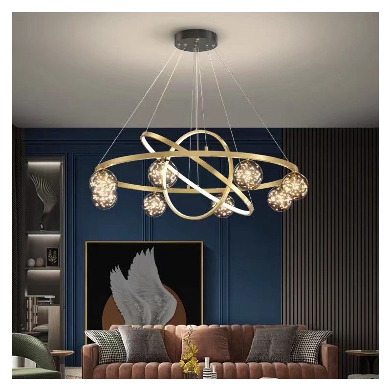 Nordische moderne Pendelleuchte mit goldenem Kreis