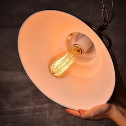 Retro-Pendelleuchte mit Schirm aus Metall im Old Factory-Stil